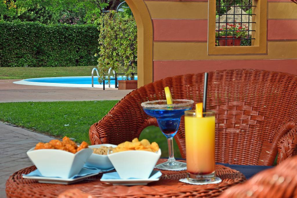 Calamidoro Hotel Calcinaia Bagian luar foto